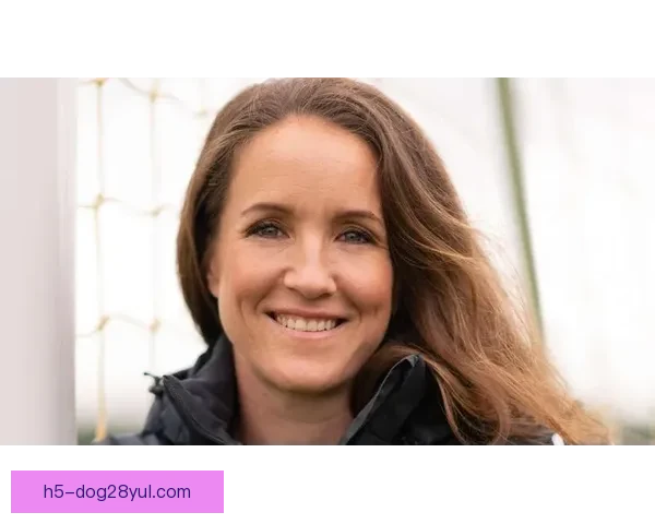 内维尔遭枪迷怒斥赖特强势力挺 内维尔遭枪迷怒斥赖特强势力挺